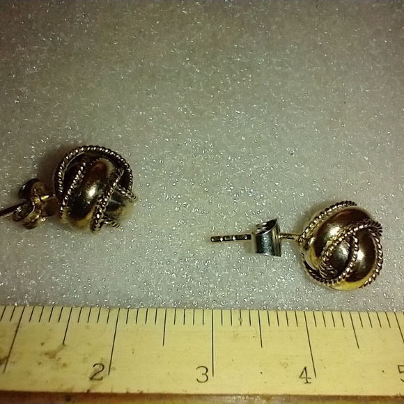 Round silver earrings - Picture 3 of 8